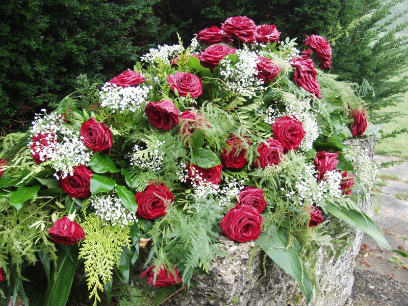 funeraire-TOURETTE DU CHATEAU-min_roses-61203